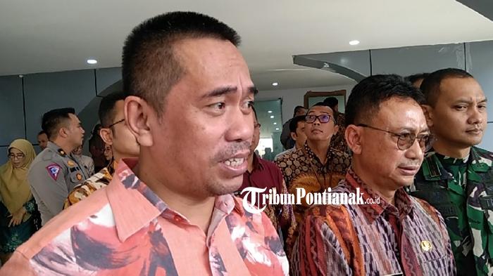 Ketua-DPRD-Kota-Pontianak-Satarudin-diwawancarai-setelah-34.jpg