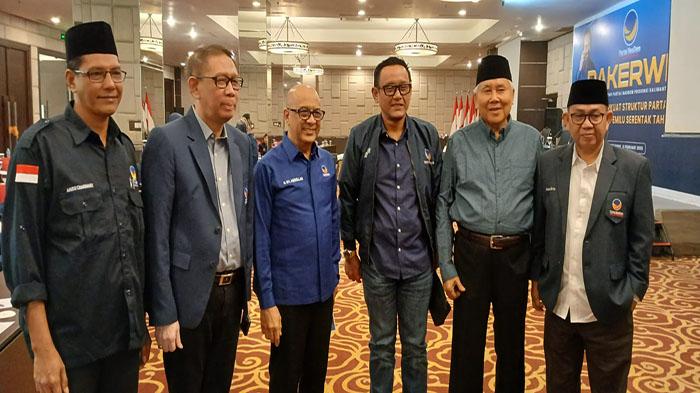 Ketua-DPW-Partai-Nasdem-Syarif-Abdullah-Alkadrie-saat-berfoto-bersama-gh.jpg