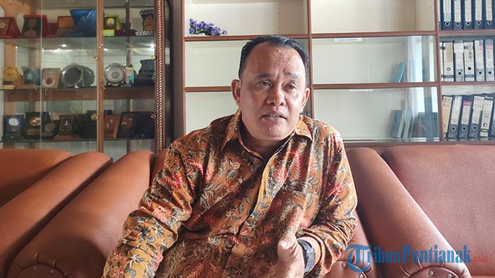 Ketua-Komisi-III-DPRD-Kota-Pontianak-Mujiono-saat-diwawancarai-Jumat-10-Februari-2023.jpg