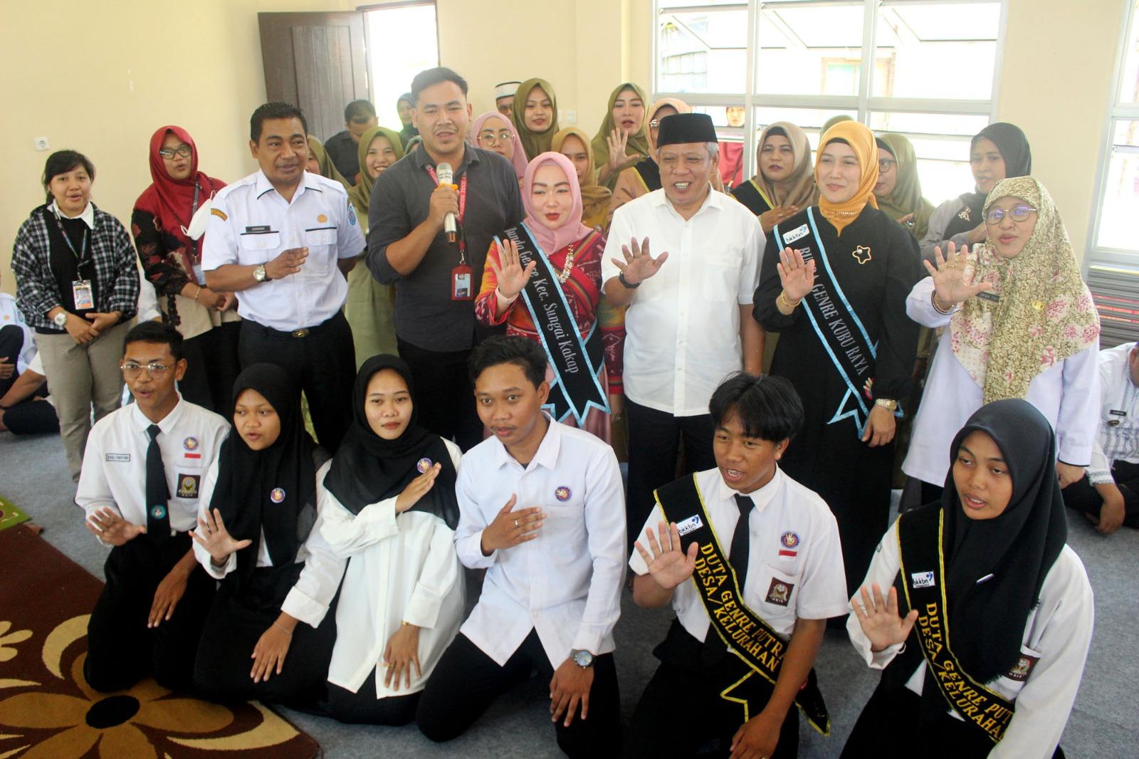 Ketua TP PKK Kubu Raya Kukuhkan Duta GenRe Kecamatan Sungai Kakap, Tekankan Hal Ini ke Anak Muda