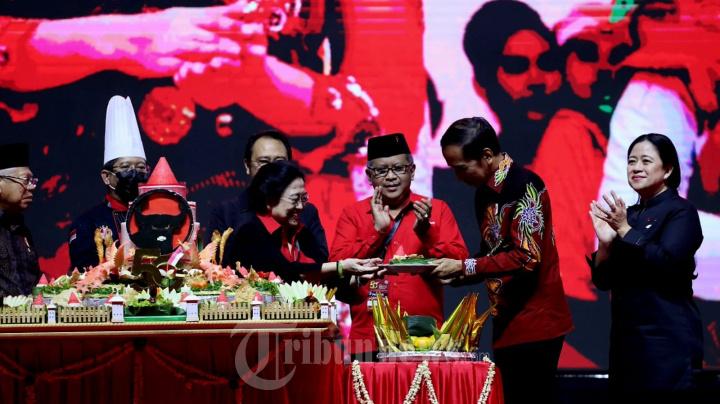 Ketua-Umum-DPP-PDI-Perjuangan-Megawati-HUT-Emas-PDIP.jpg