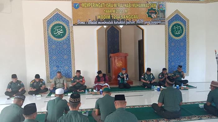 Kodim-1204Sanggau-melaksanakan-peringatan-Isra-Miraj-234sdf.jpg