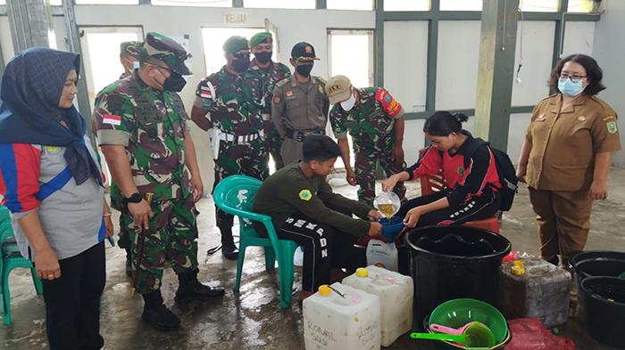 Untuk Kedua Kalinya Kodim 1204/Sanggau dan SMK PDN Salurkan Minyak Goreng Murah