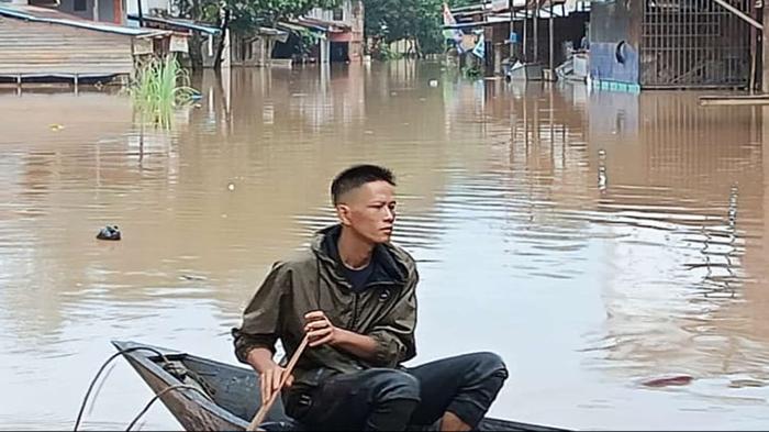 Kondisi-banjir-di-salah-satu-desa-di-Kecamatan-Jelai-Hulu-Ketapang3r4sdf.jpg