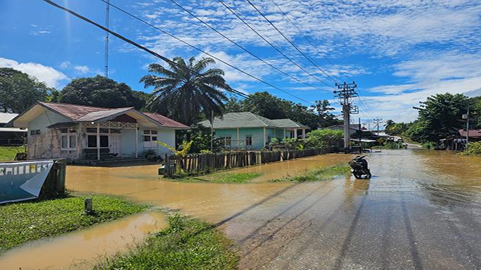 Kondisi-banjir-di-wilayah-Kecamatan-Badau-34erfde.jpg