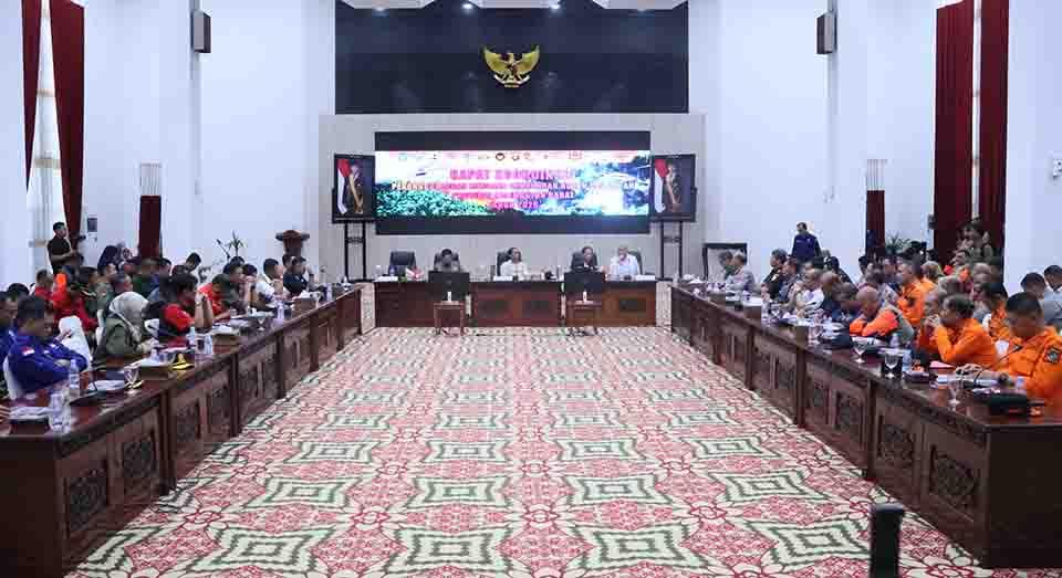 Menteri Kehutanan Pimpin Rakor Karhutla Kalbar, Kapolda Komitmen Penegakan Hukum Tanpa Pandang Bulu