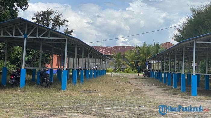 Lapak PKL di Alun-alun Depan Kantor Bupati Sintang Akan Segera Ditempati
