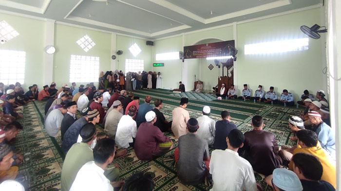 Lapas-Singkawang-mendengarkan-tausiah-Ustaz-Zulpiadi43dd.jpg