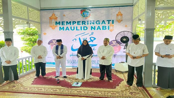 Ria Norsan Hadiri Maulid Nabi Muhammad SAW di Rumah Dinas Bupati Mempawah