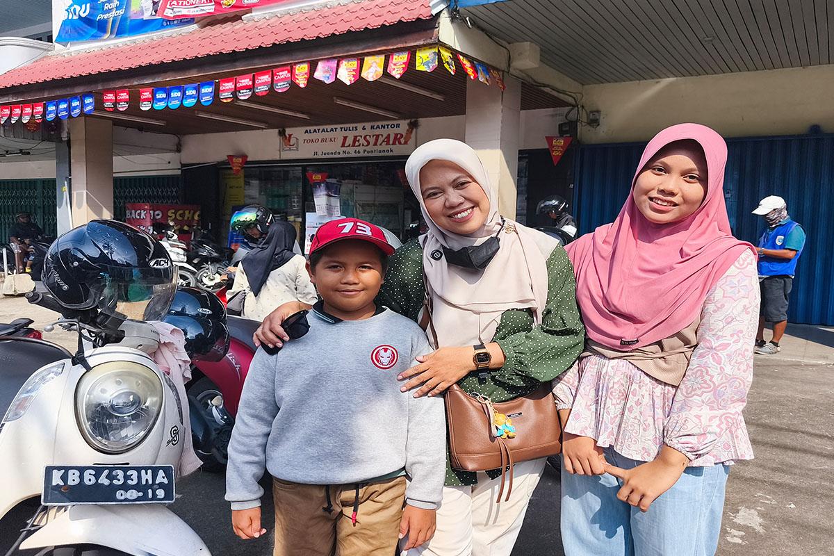 Maya Akui Bekal Anak Jelang Masuk Sekolah Juga Penting Selain Buku - Tribunpontianak.co.id