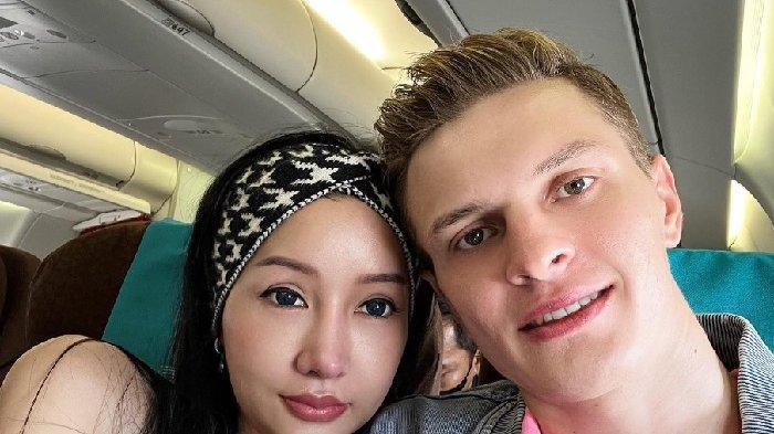 Hubungannya Kerap Diganggu Banyak Orang, Lucinta Luna Ngambek Pada Deddy Corbuzier