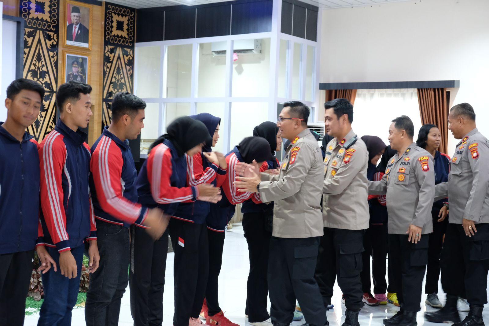 Lepas Tim Voli dalam Rangka Kapolda Cup 2023, Ini Harapan Kapolres Sambas