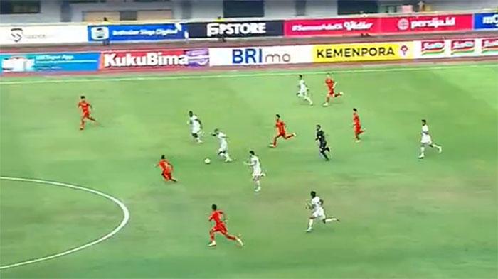 Muhammad Rayhan Hannan Dikartu! Cek Live Skor Persija Vs Persib Bandung Update Hasil Liga 1 Hari Ini