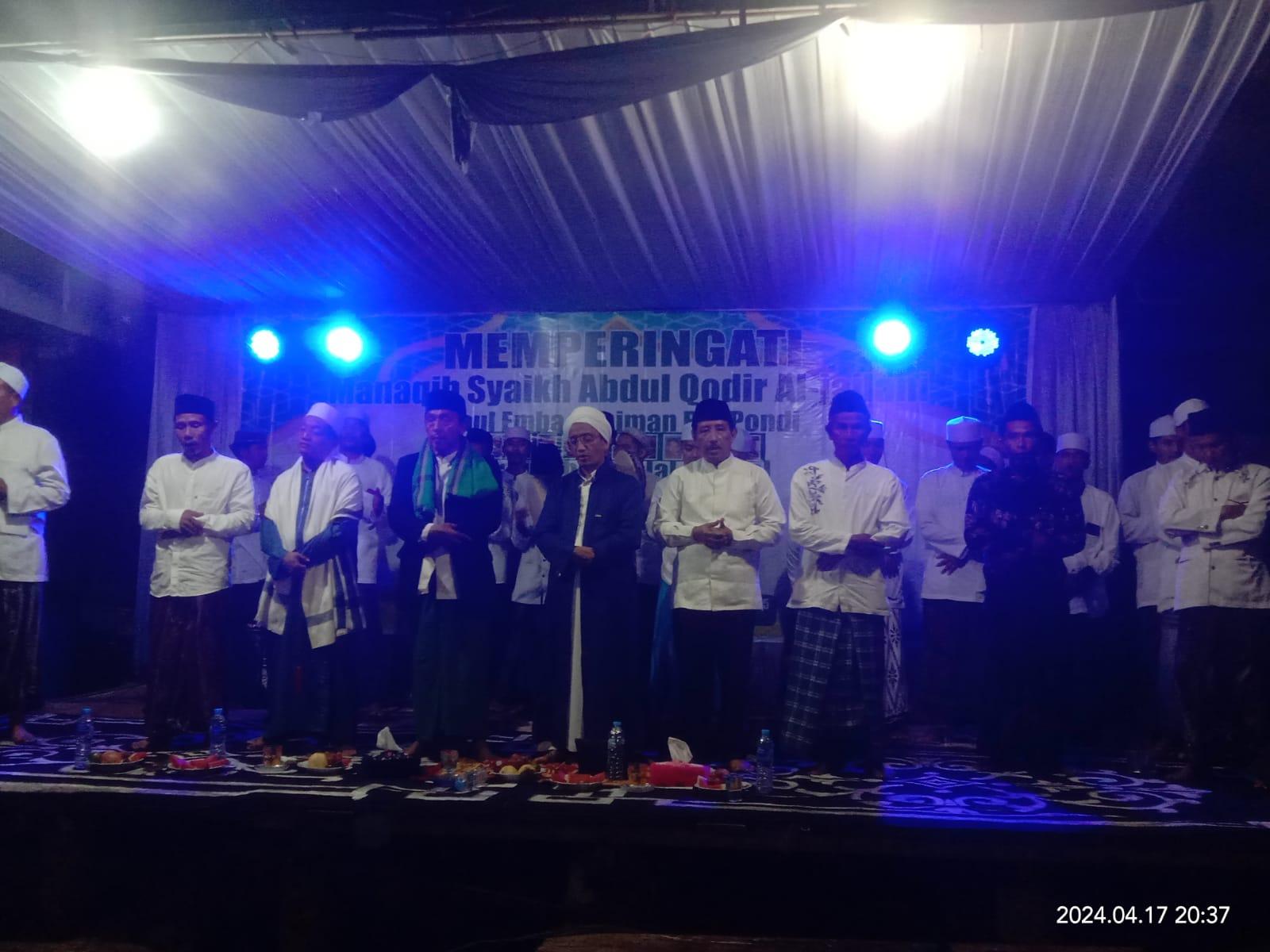 Nahruji-Sudiman-sebelah-kanan-pertama-dari-tengah-menghadiri-Halal-Bihalal-Idul.jpg