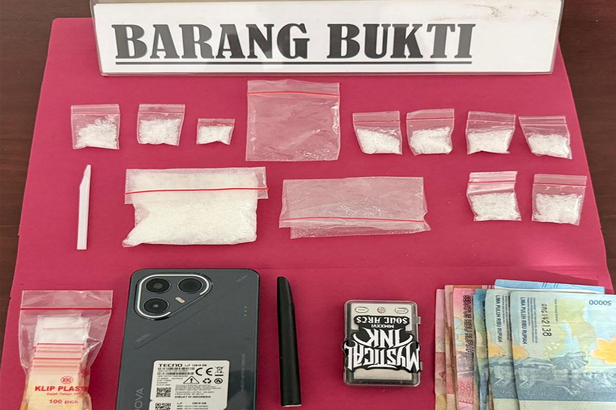 Warga Lapor Aktivitas Mencurigakan, Polisi Gagalkan Transaksi Sabu di Mandor Landak - Tribunpontianak.co.id