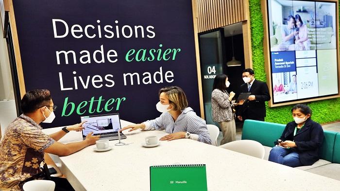 Nasabah-Manulife-dapat-layanan-di-CS-Kantor-Pusat.jpg