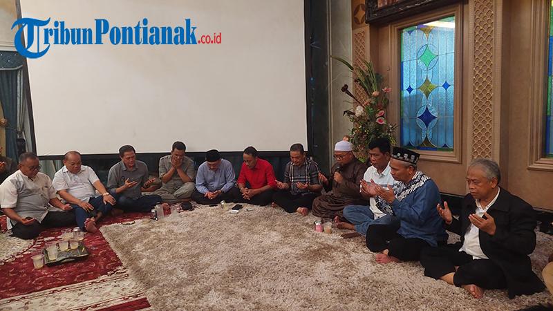 Unggul Sementara dari Dua Calon Gubernur Lain, Ria Norsan dan Krisantus Gelar Doa Sukur