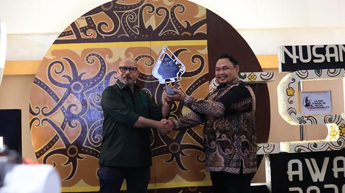 Nusantara-CSR-Awards-2026-Penghargaan-tersebut-diserahkan.jpg