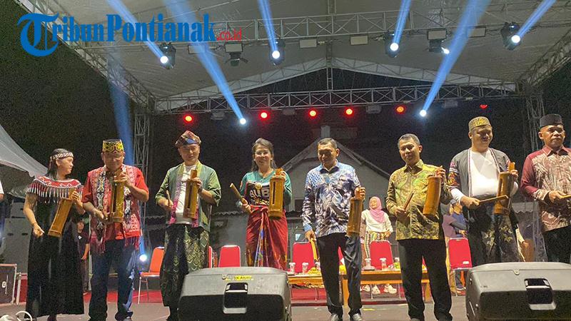 Wali Kota Tjhai Chui Mie Tutup Pekan Budaya Daerah 2025 Kota Singkawang