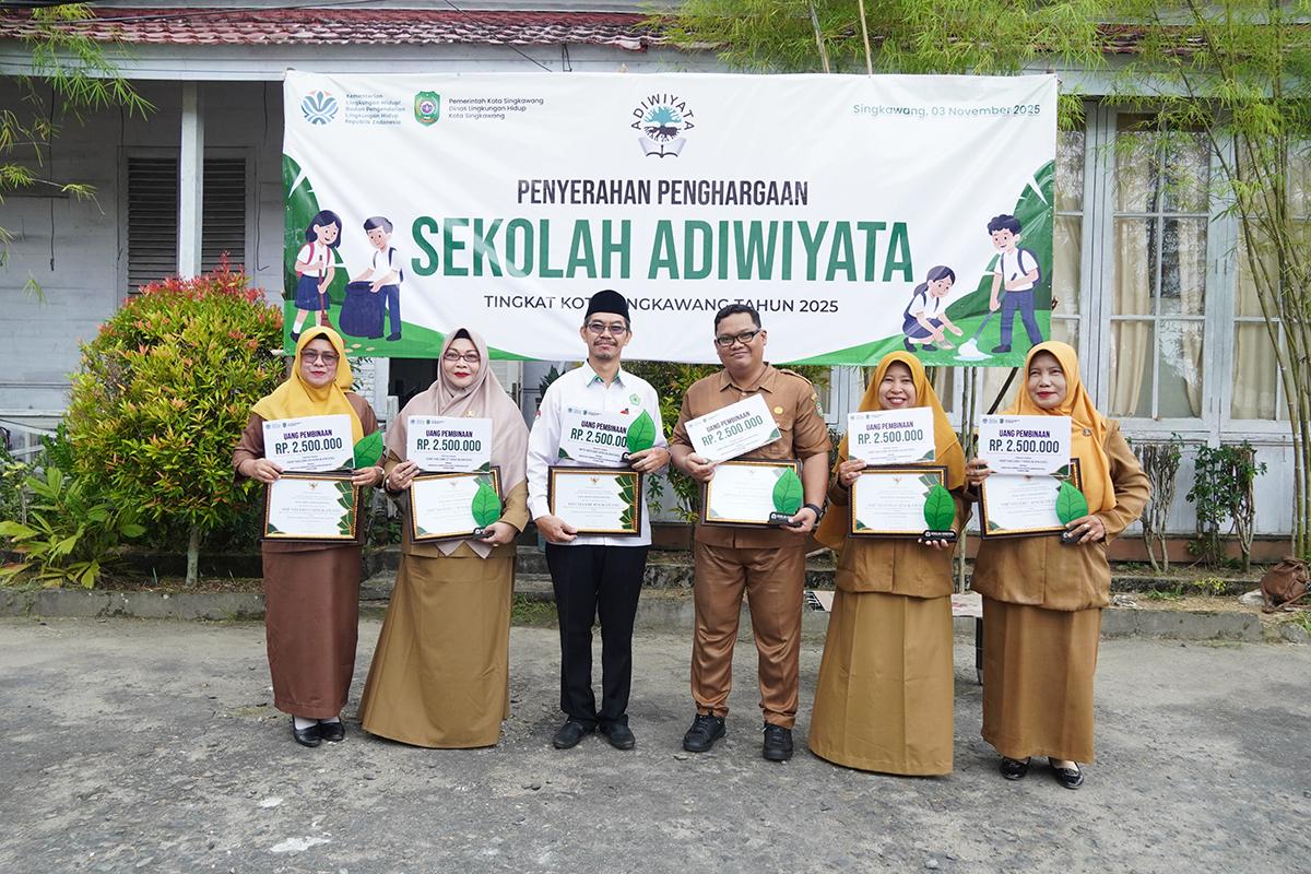 PENGHARGAAN-ADIWIYATA234rsdef.jpg