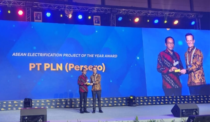 Usung Kecanggihan Aplikasi ArcGIS, PLN UID Kalbar Sabet Penghargaan pada Ajang Enlit Asia 2023