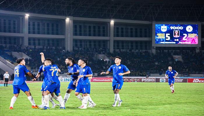 PSIS-Semarang-merayakan-gol-kemenangan.jpg