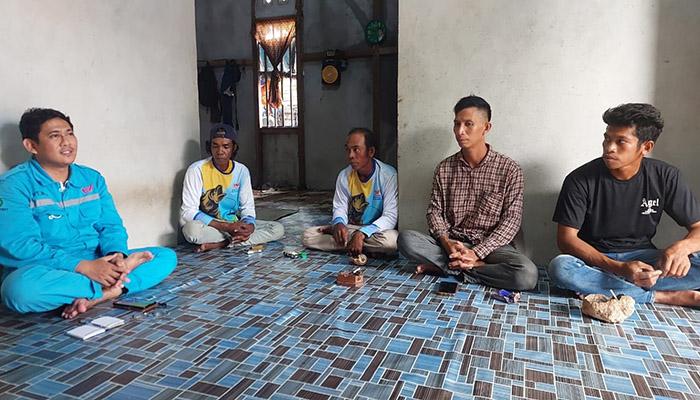 CSR PT WHW Salurkan Bantuan Jangkar Inovatif untuk Nelayan di Kendawangan