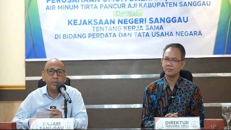 Perumdam Tirta Pancur Aji Tandatangani MoU Dengan Kejari Sanggau