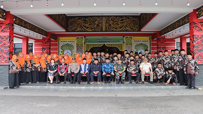 Sekda Sanggau Lepas Kafilah Sanggau Untuk Ikuti MTQ Tingkat Provinsi Kalbar