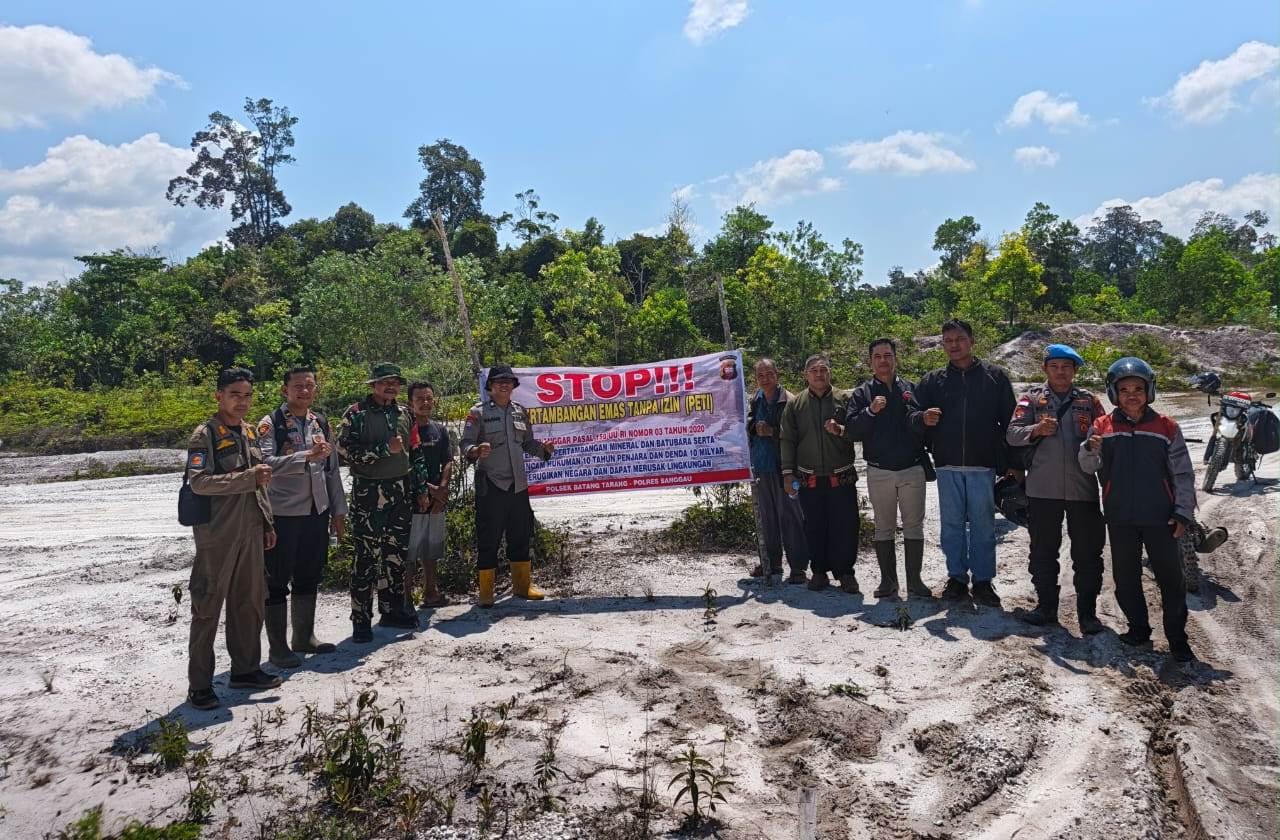 Patroli Gabungan Forkopimcam Sisir Lokasi PETI di Semoncol, Pasang Peringatan dan Edukasi Penambang - Tribunpontianak.co.id