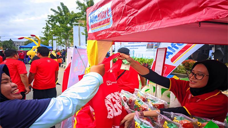 Alfamart Siap Dukung Kebijakan Pemkot Pontianak Terkait Larangan Penyediaan Kantong Plastik