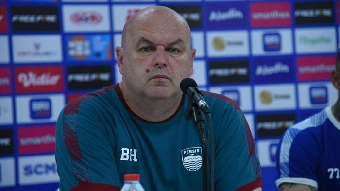 Pelatih-Persib-bandung-Bojan-Hodak-punya-alasan-kuat-untuk-menahan-pemainnya.jpg