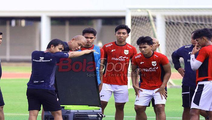 Pelatih-Timnas-U-17-Indonesia-Nova-Arianto111.jpg