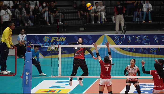 Pemain-Red-Sparks-Park-Megawati-Hangesti-mencoba-melakukan-spike11.jpg