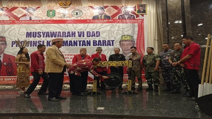 Terpilih Jadi Ketua DAD Kalbar 2023-2028, Ini yang Akan Dilakukan Cornelius Kimha