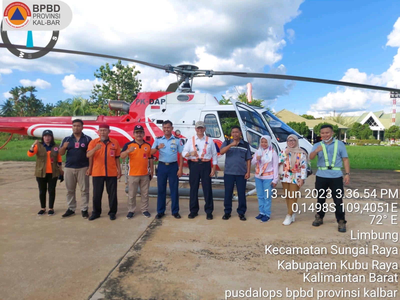 BPBD Kalbar Imbau Warga Tak Dekati Helikopter yang Padamkan Karhutla