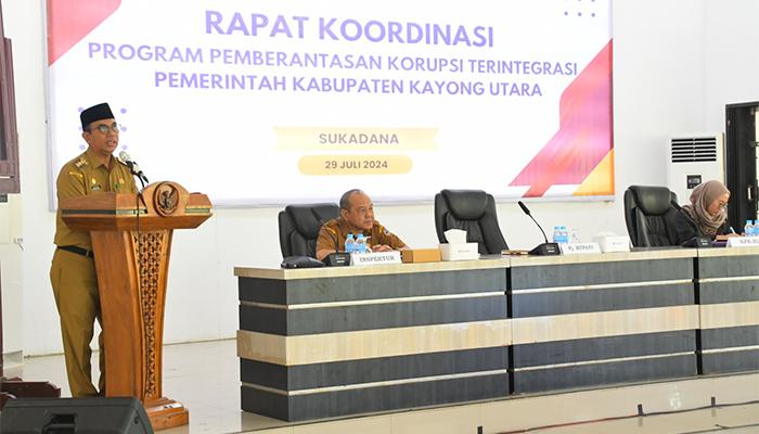 Penjabat-Pj-Bupati-Kayong-Utara-Alfian-saat-menghadiri-Rapat-Koordinasi-Pemberantasan.jpg