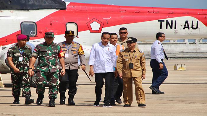 Pj Bupati Ismail Sambut Kedatangan Presiden Jokowi di Kabupaten Mempawah