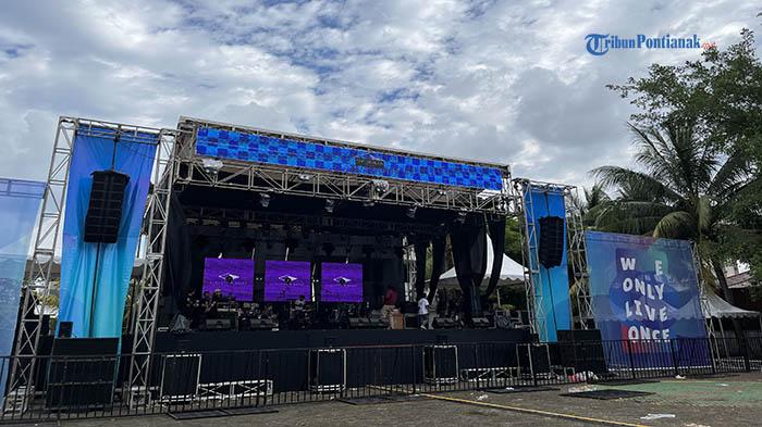 Persiapan-Panggung-Bless-This-Fest-sdf-sd.jpg