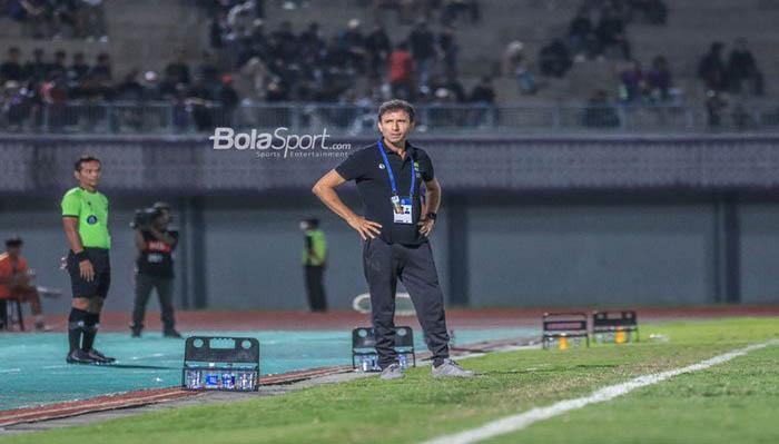 Persib-Bandung-Luis-Milla-sedang-memantau5224533.jpg
