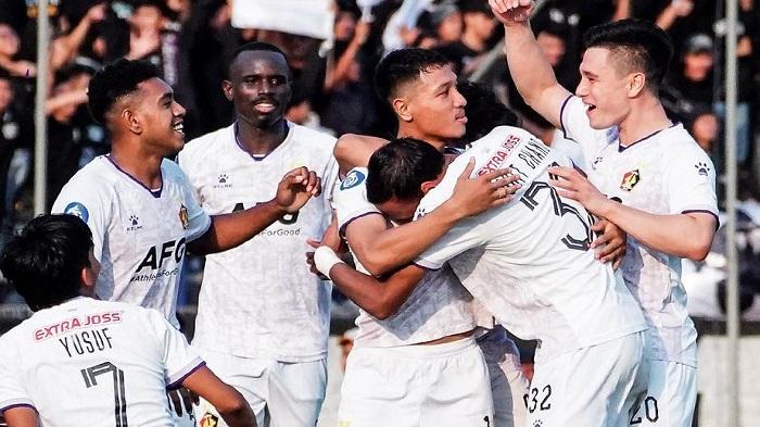 Persik-Kediri-berhasil-mengalahkan-Persebaya-Surabaya-di-Liga-1-2023-2024.jpg