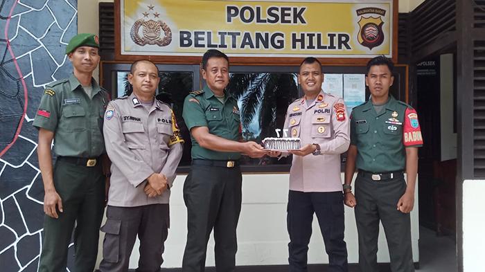 Personel-Koramil-Belitang-Hilir-menunjukkan-dukungan234rds.jpg