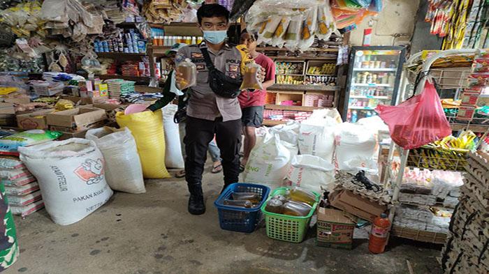 Pastikan Ketersediaan Minyak Goreng Aman, Polsek Mempawah Hulu Lakukan Pengecekan