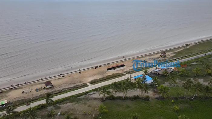 Pesona-Pantai-Matang-Danau-Kecamatan-Paloh-Kabupaten-Sambas.jpg
