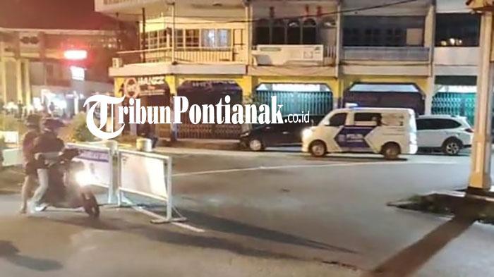 Petugas-Satlantas-Polres-Singkawang-berpatroli-di23rwef.jpg