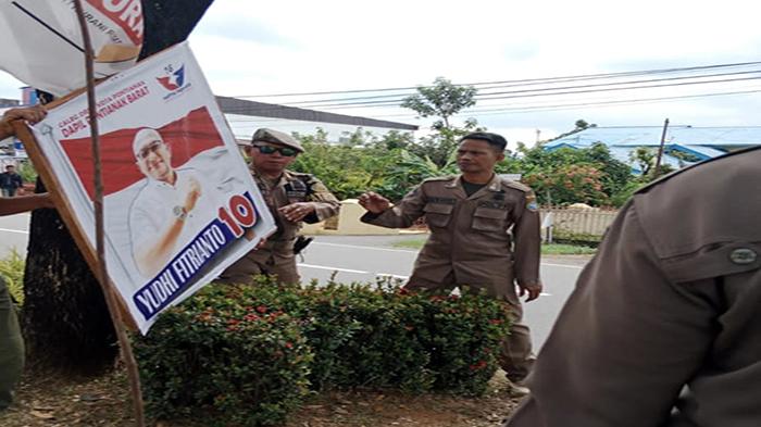 Petugas-Satpol-PP-Kota-Pontianak-melakukan-penerti234ewd.jpg