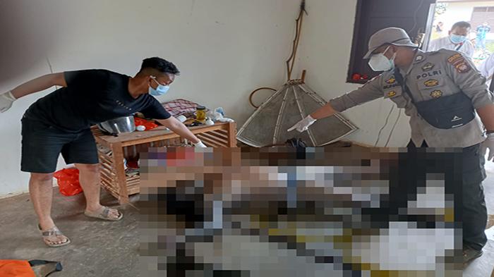 Petugas-kepolisian-Polsek-Semitau-saat-melakukan-2345rew.jpg