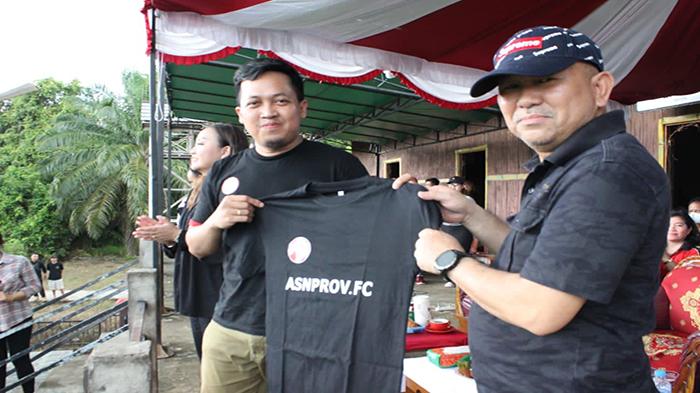 Pj Bupati Landak Samuel Buka Liga Puma U21 di Menjalin