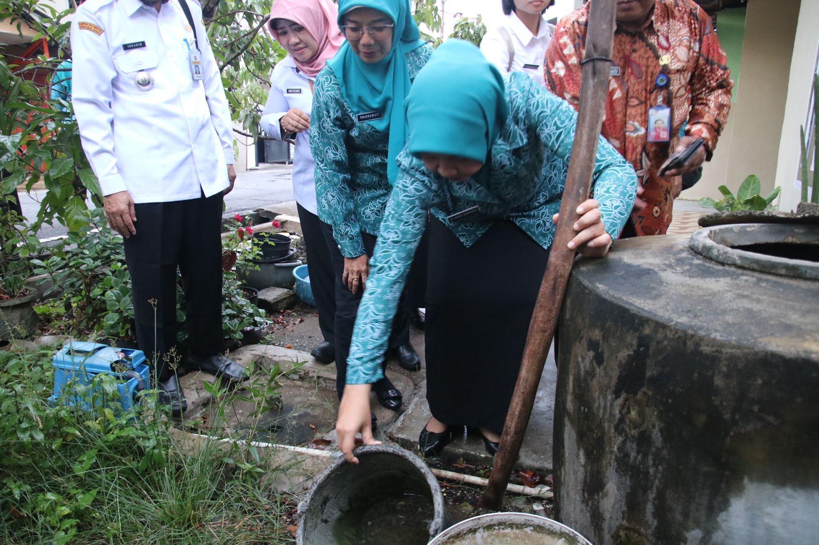 Cegah DBD, Pj Ketua TP PKK Kalbar Ajak Keluarga Peduli Kebersihan Lingkungan