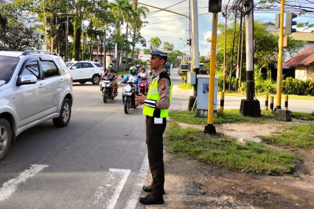 Polantas Laksanakan Ploting Point Pagi untuk Kamseltibcarlantas di Kota Singkawang